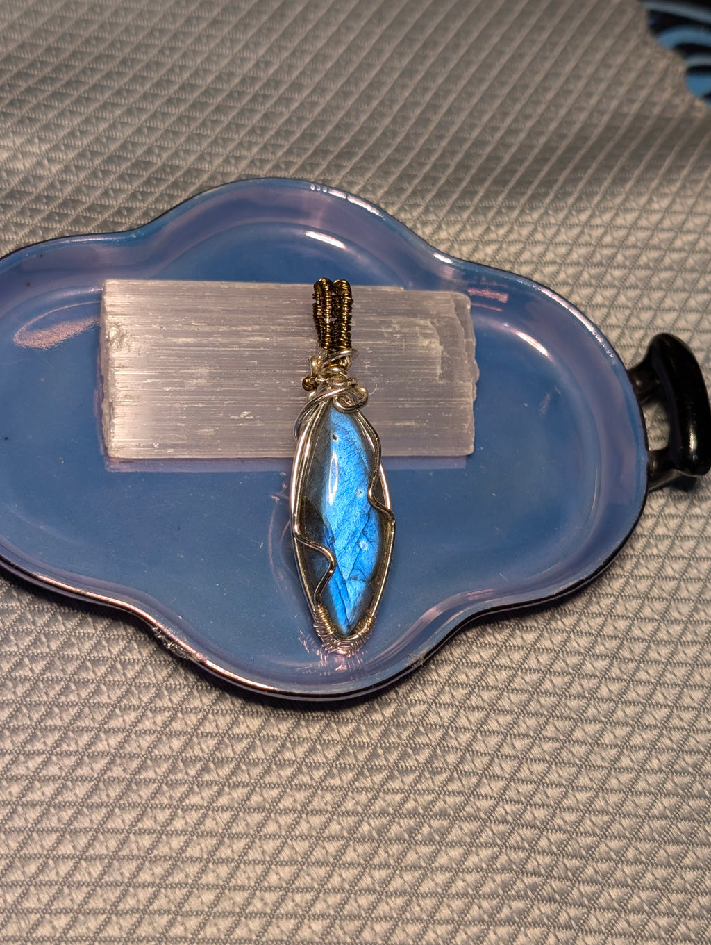 Labradorite pendant