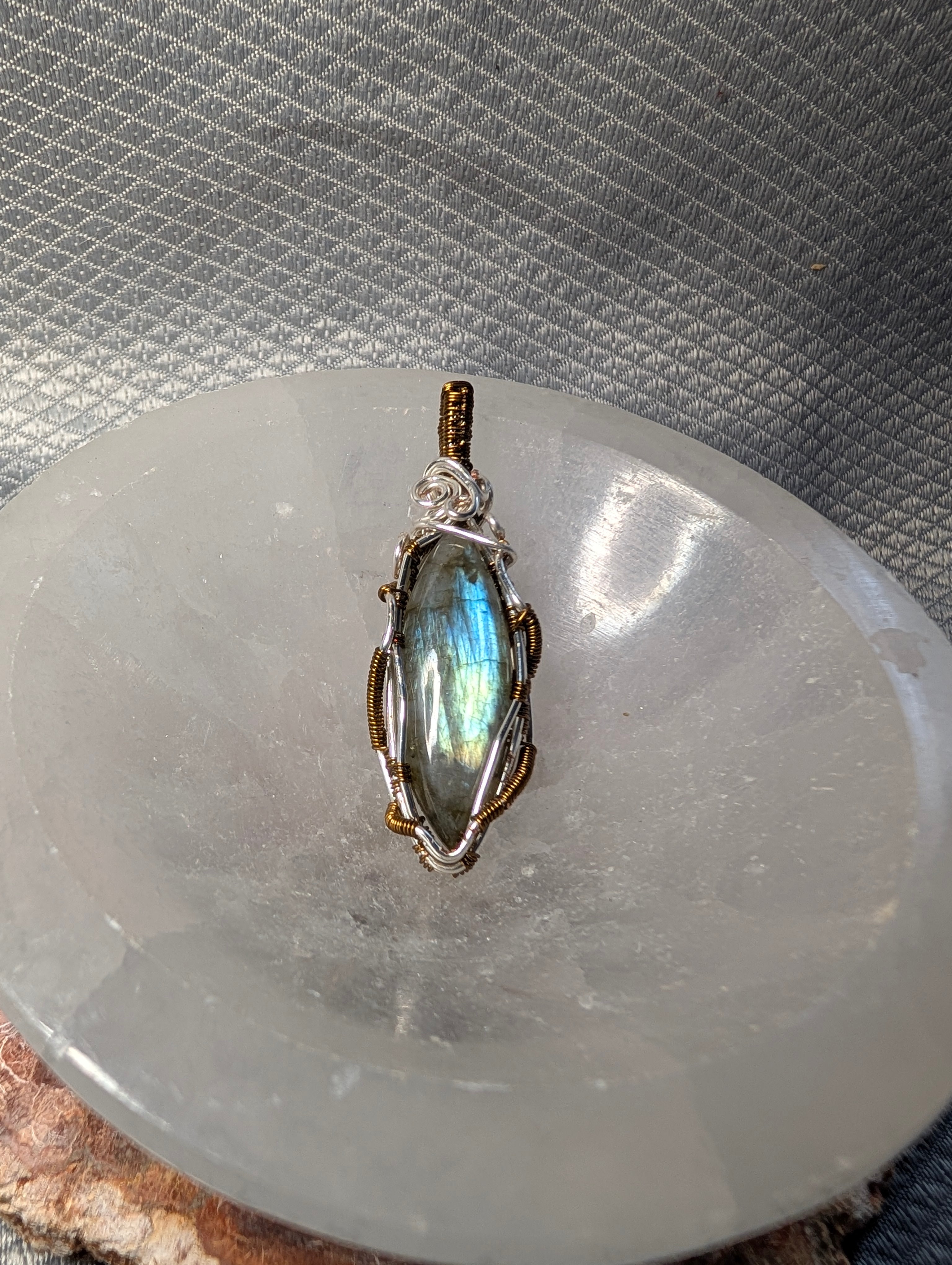 Labradorite pendant